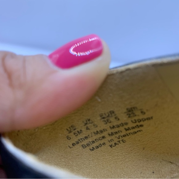 Naturalizer loafers, women's size 6.5M black snake skin detail flats leather - Picture 5 of 9